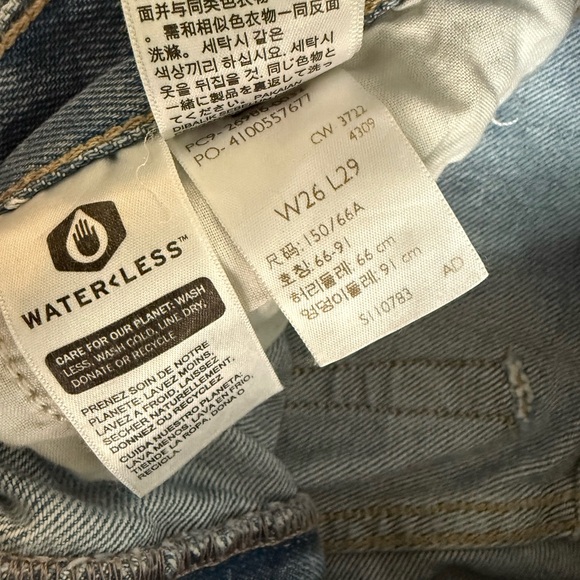 Levi High waisted Mom Jean - Picture 3 of 6